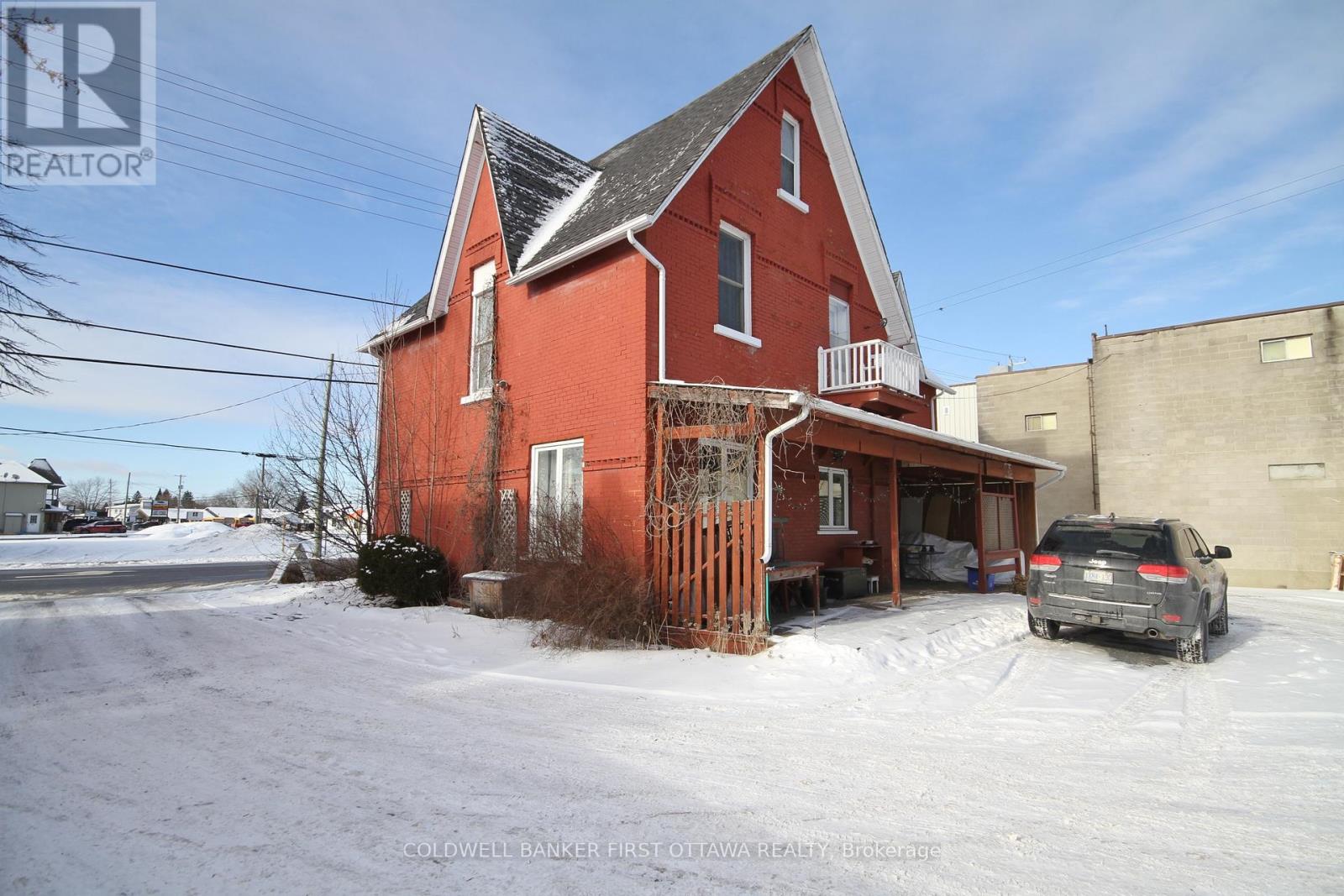 866 Notre Dame Street Property Photo 11