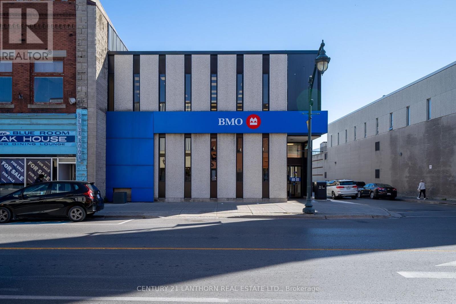 55 Dundas Street W Property Photo 9