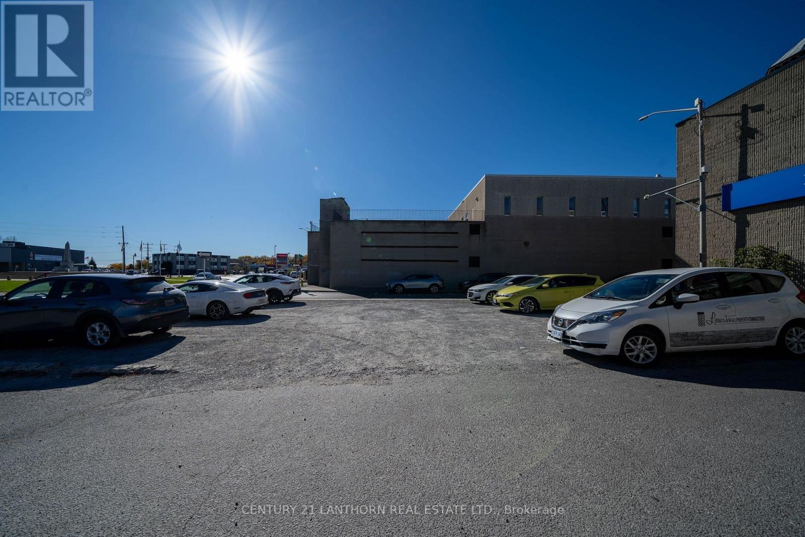55 Dundas Street W Property Photo 17