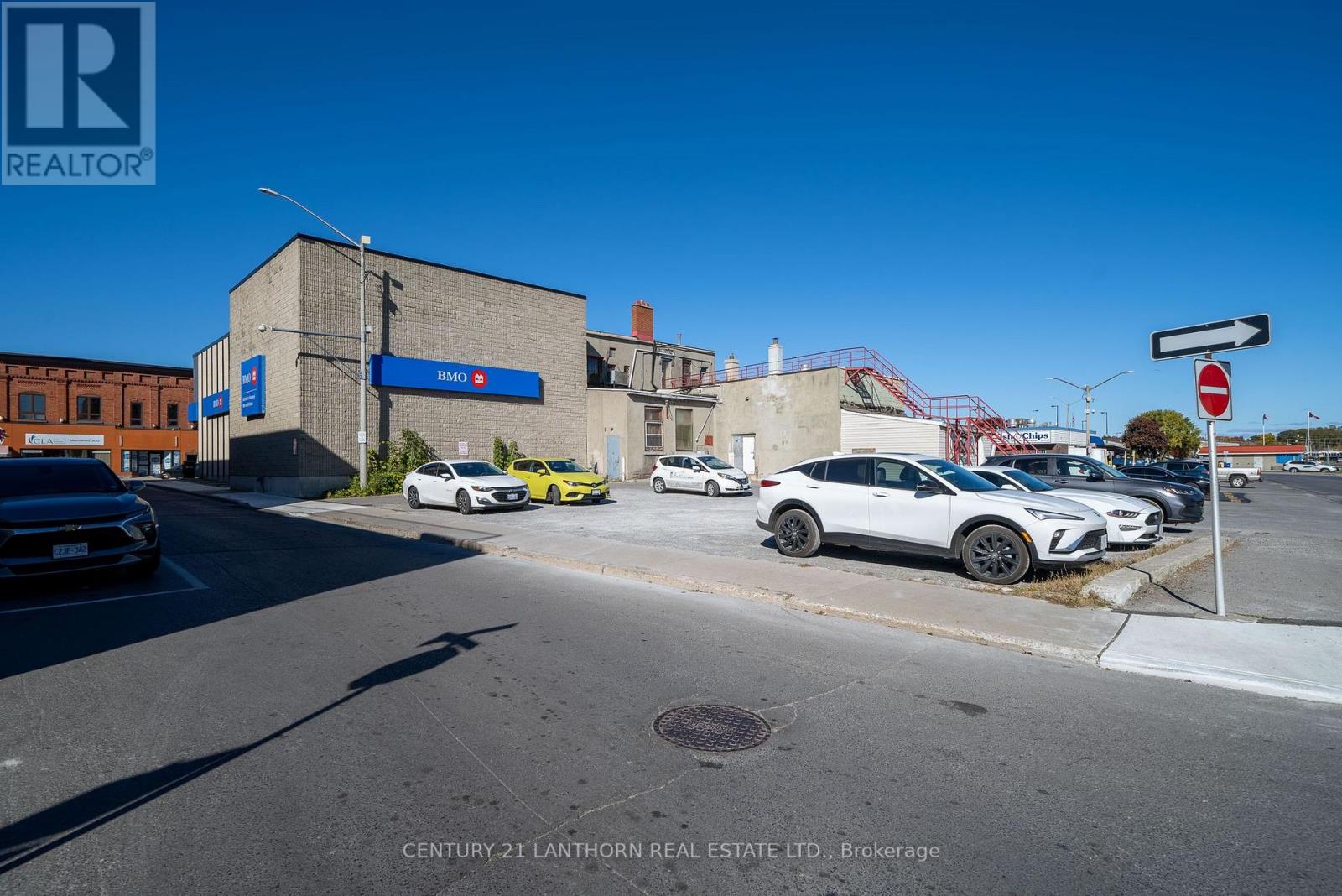 55 Dundas Street W Property Photo 18