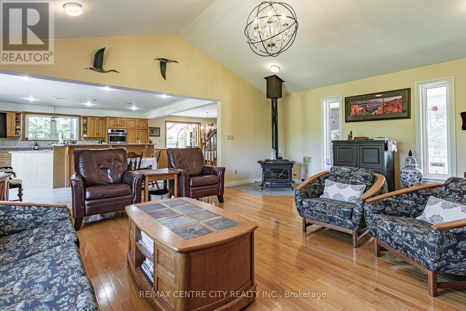 15260 Furnival Road Property Photo 4
