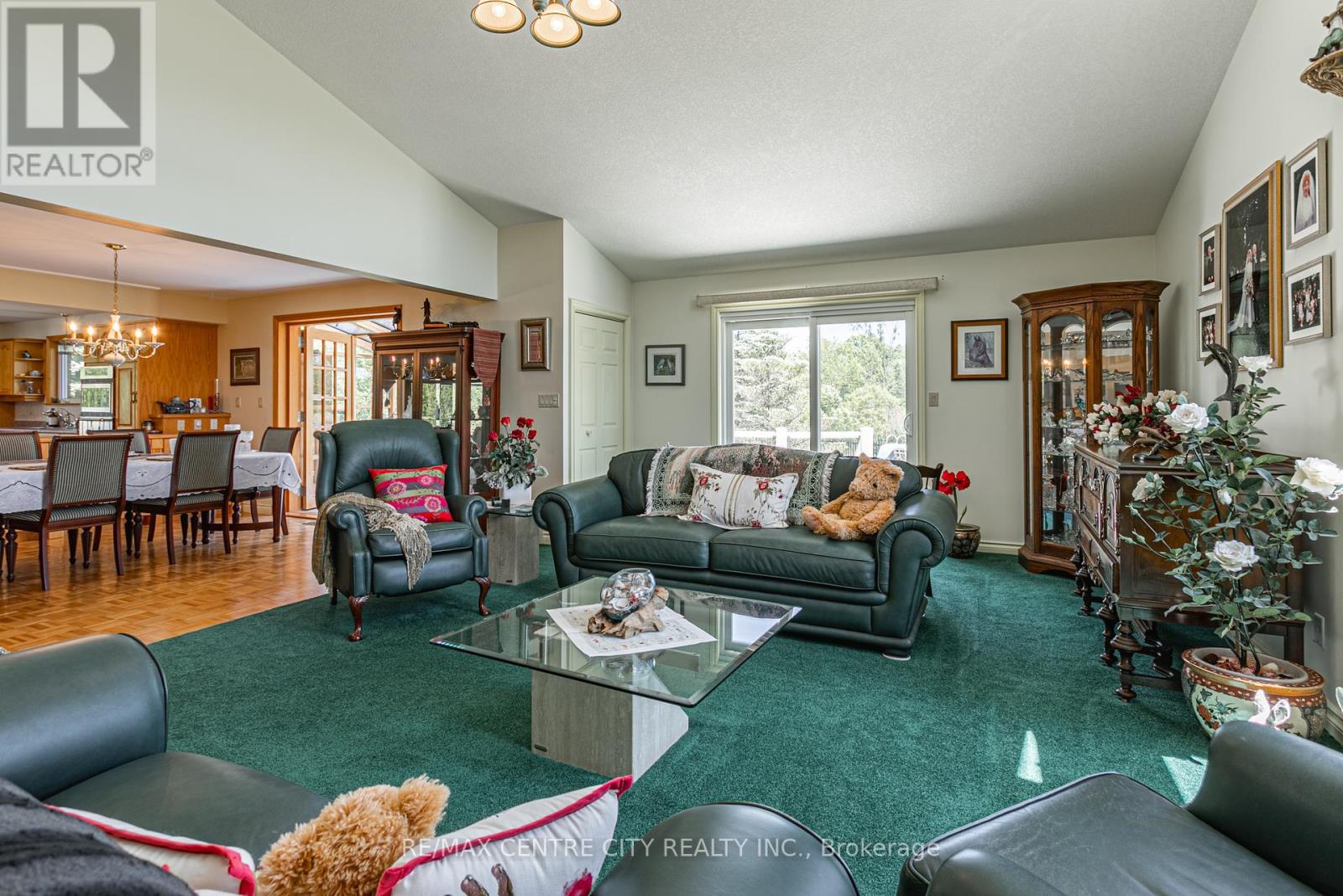 15260 Furnival Road Property Photo 10