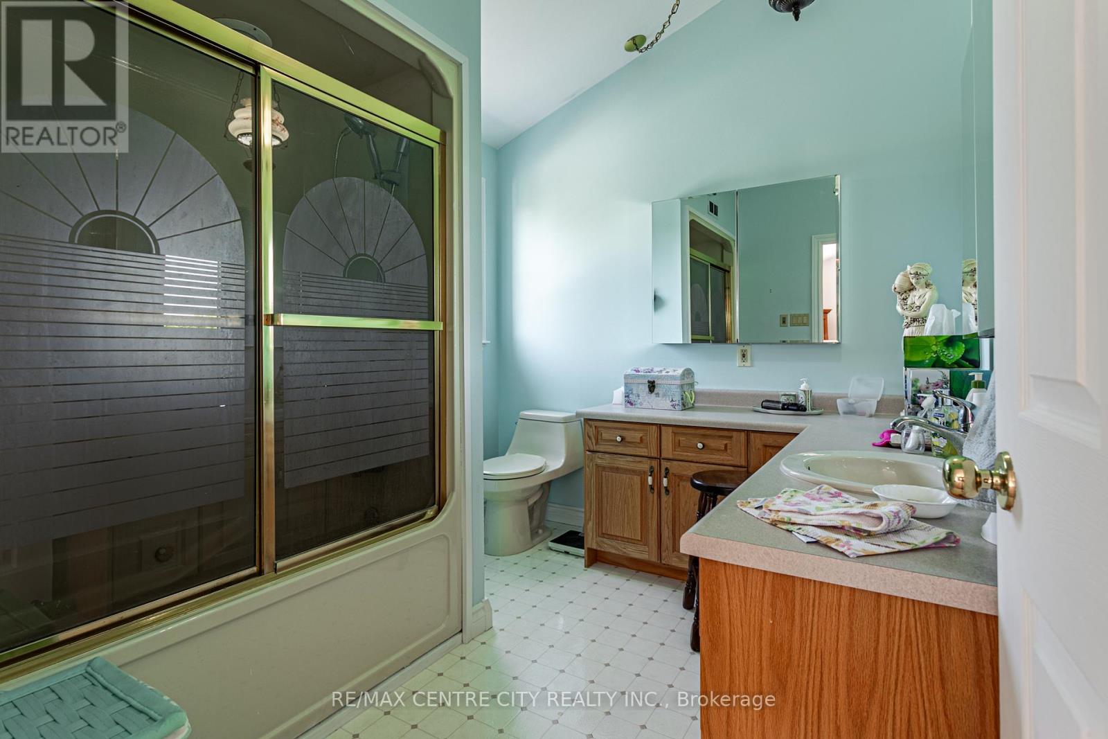 15260 Furnival Road Property Photo 22