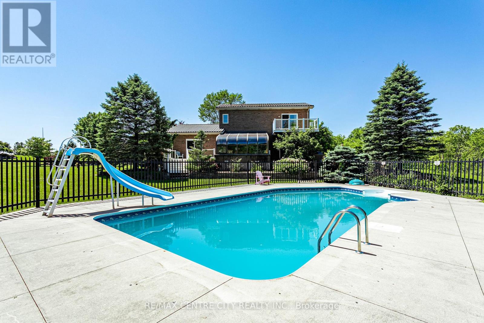 15260 Furnival Road Property Photo 31