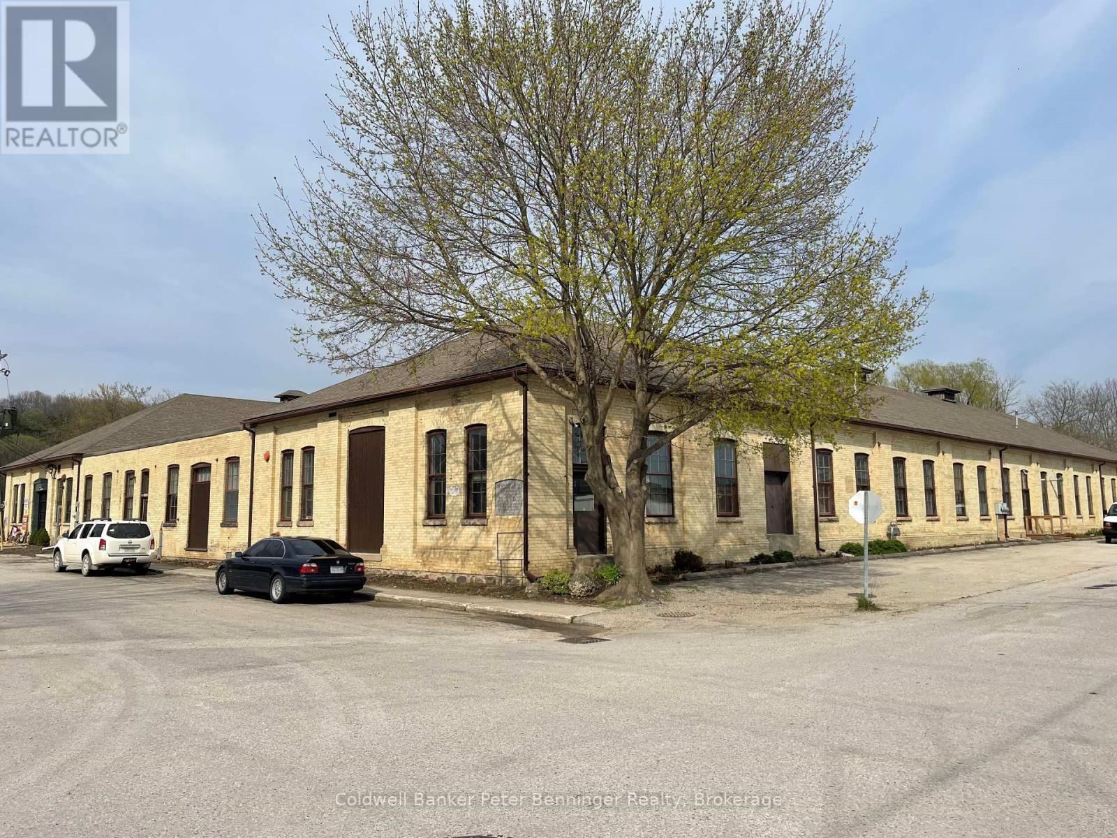 106 Colborne Street N Property Photo 1