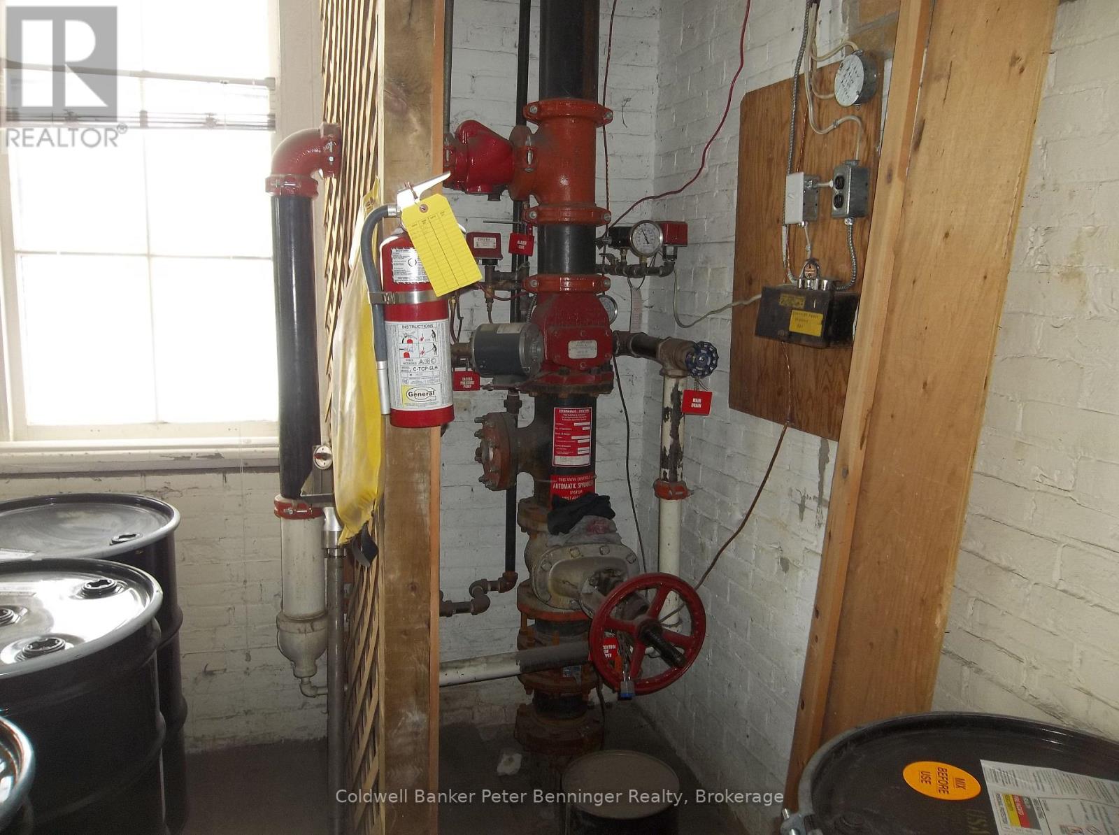 106 Colborne Street N Property Photo 16