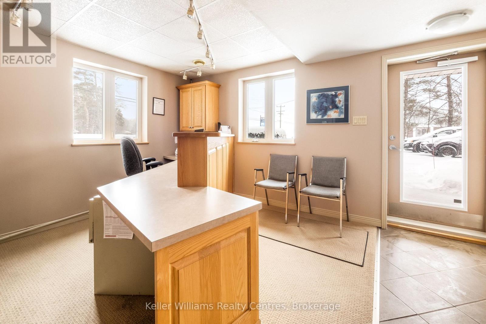 660 Main Street Property Photo 12
