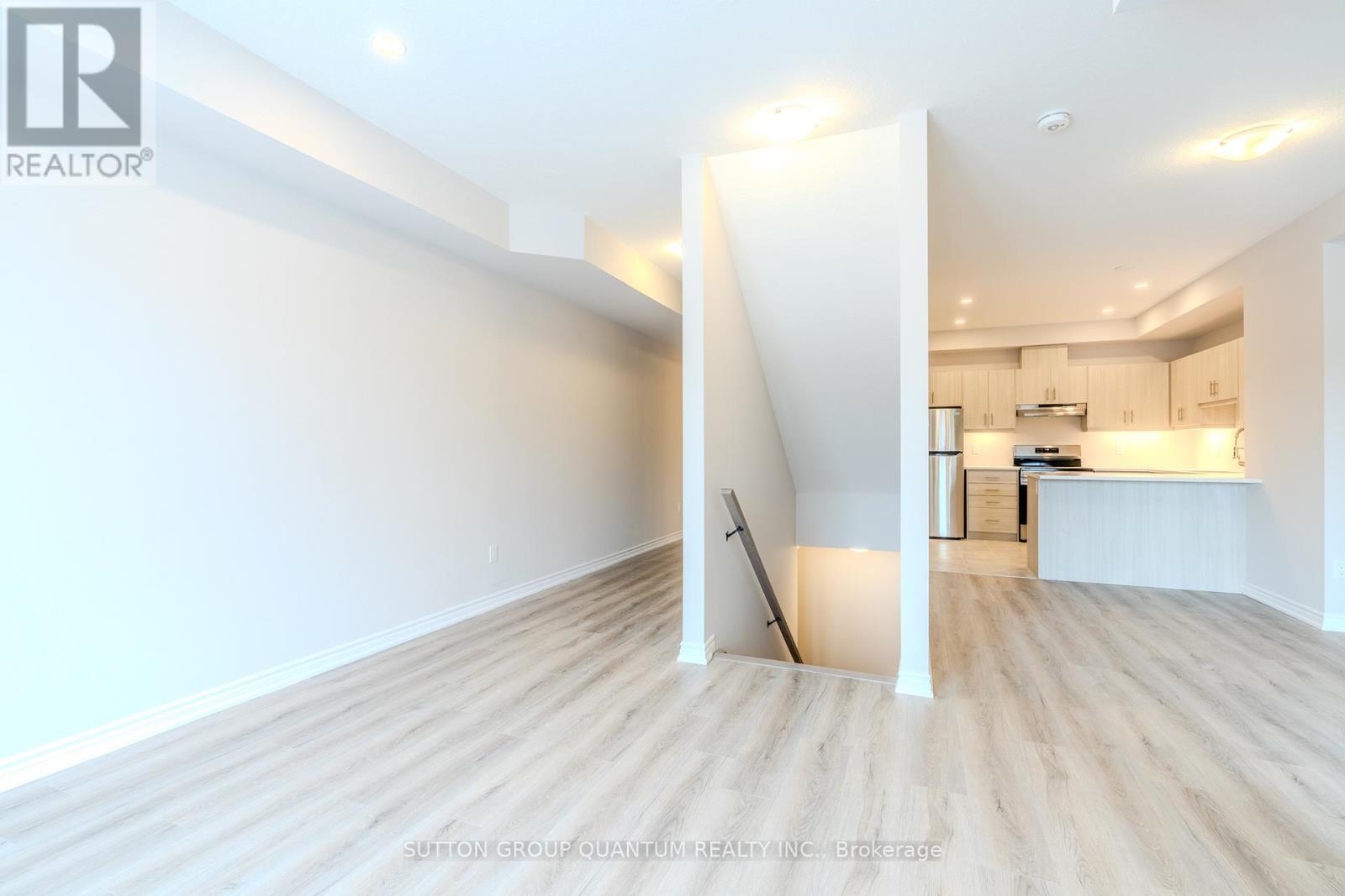 85 - 677 Park Road N Property Photo 9