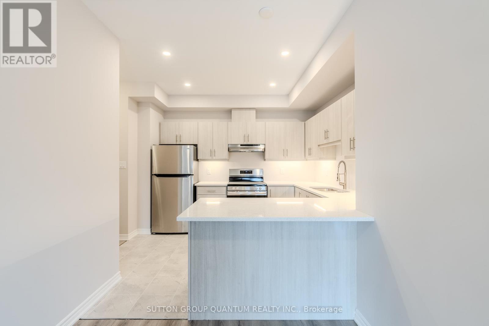 85 - 677 Park Road N Property Photo 12
