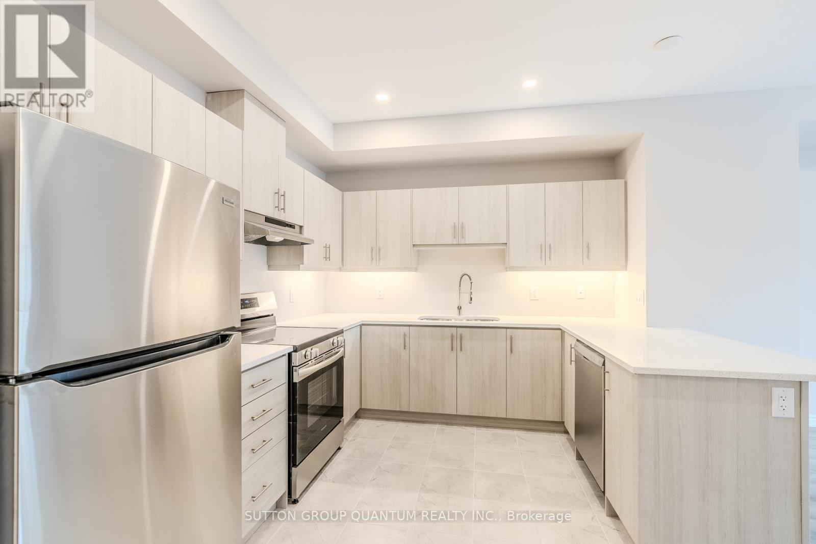 85 - 677 Park Road N Property Photo 13