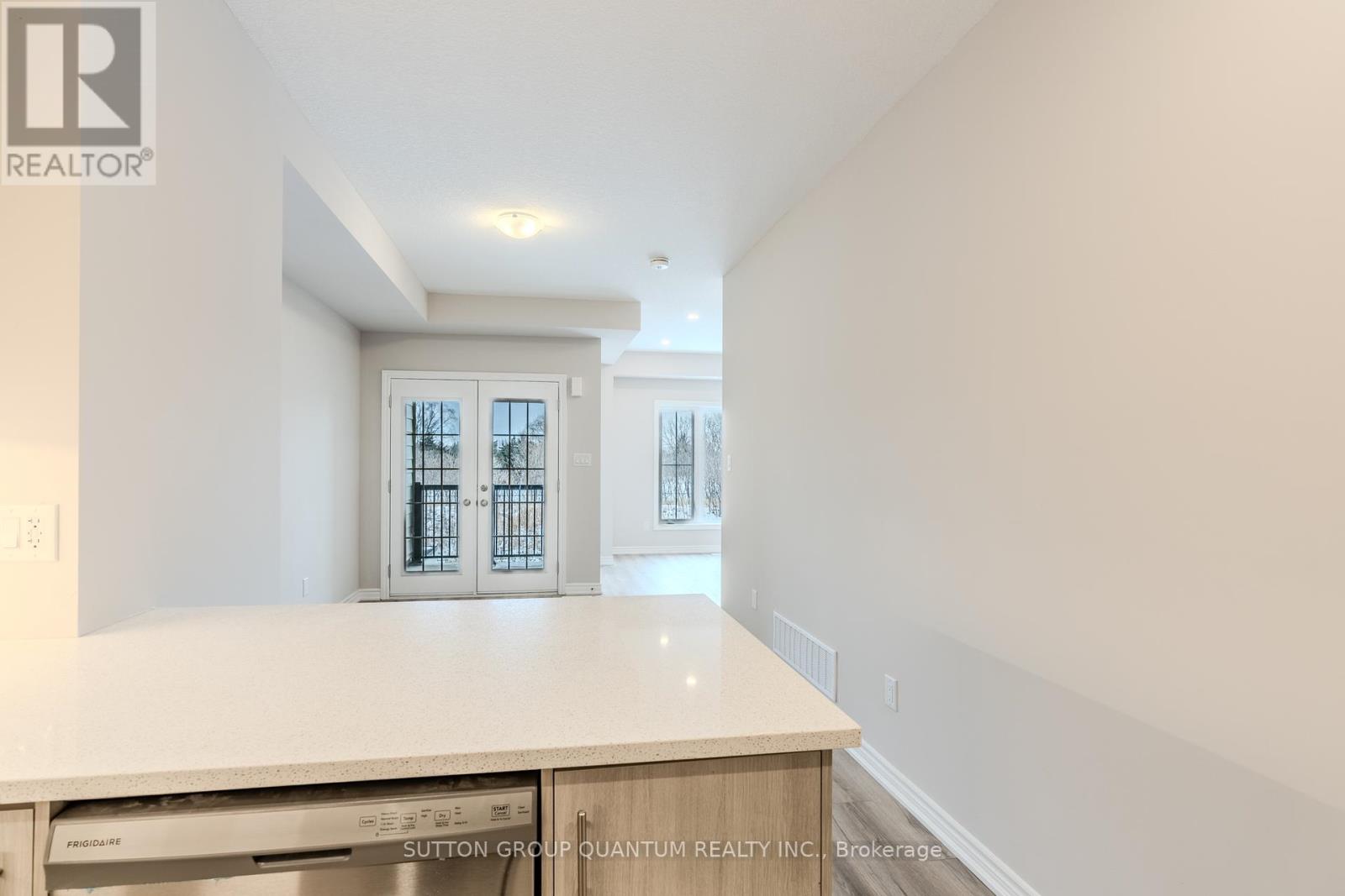 85 - 677 Park Road N Property Photo 15