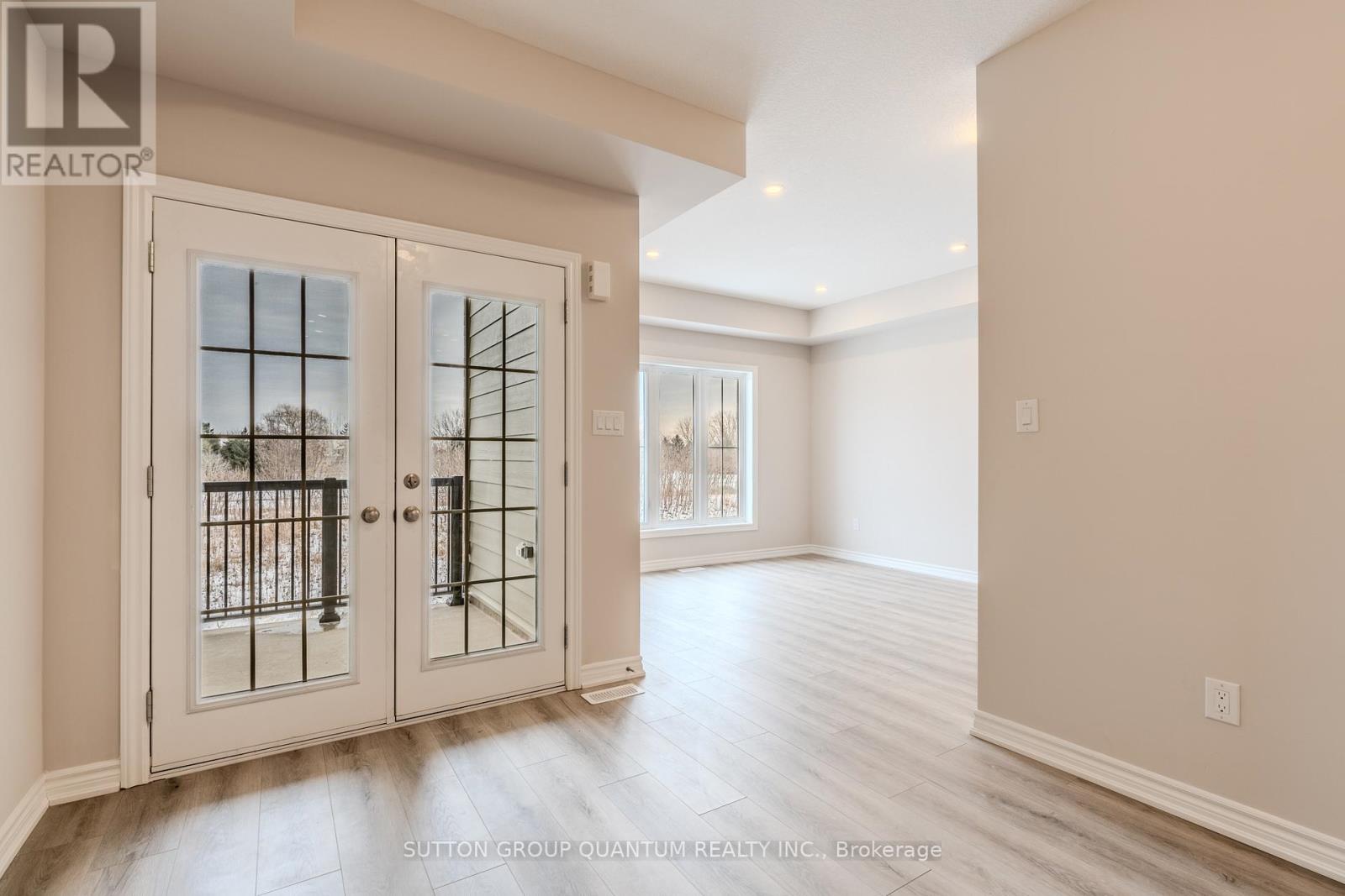 85 - 677 Park Road N Property Photo 16