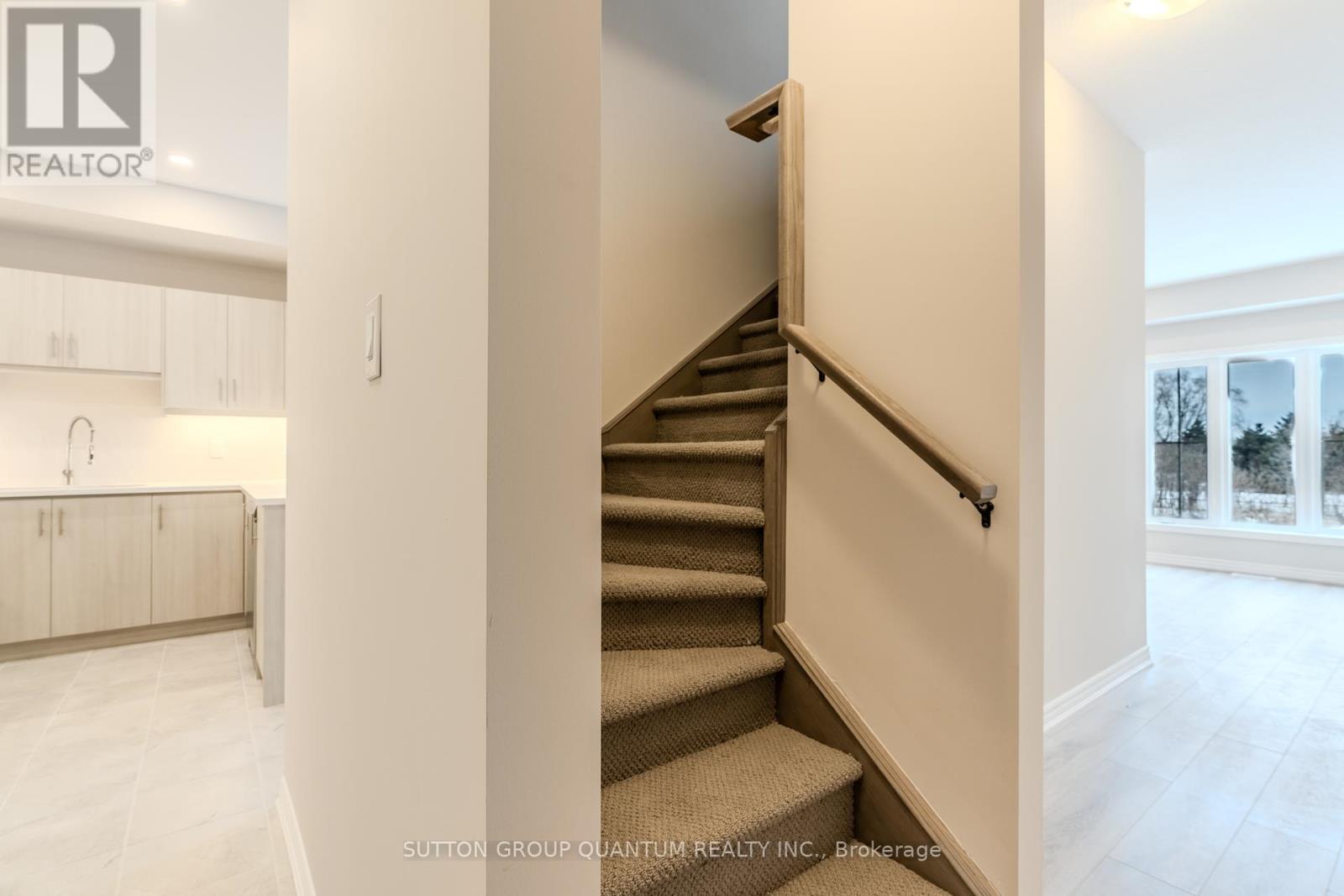 85 - 677 Park Road N Property Photo 17