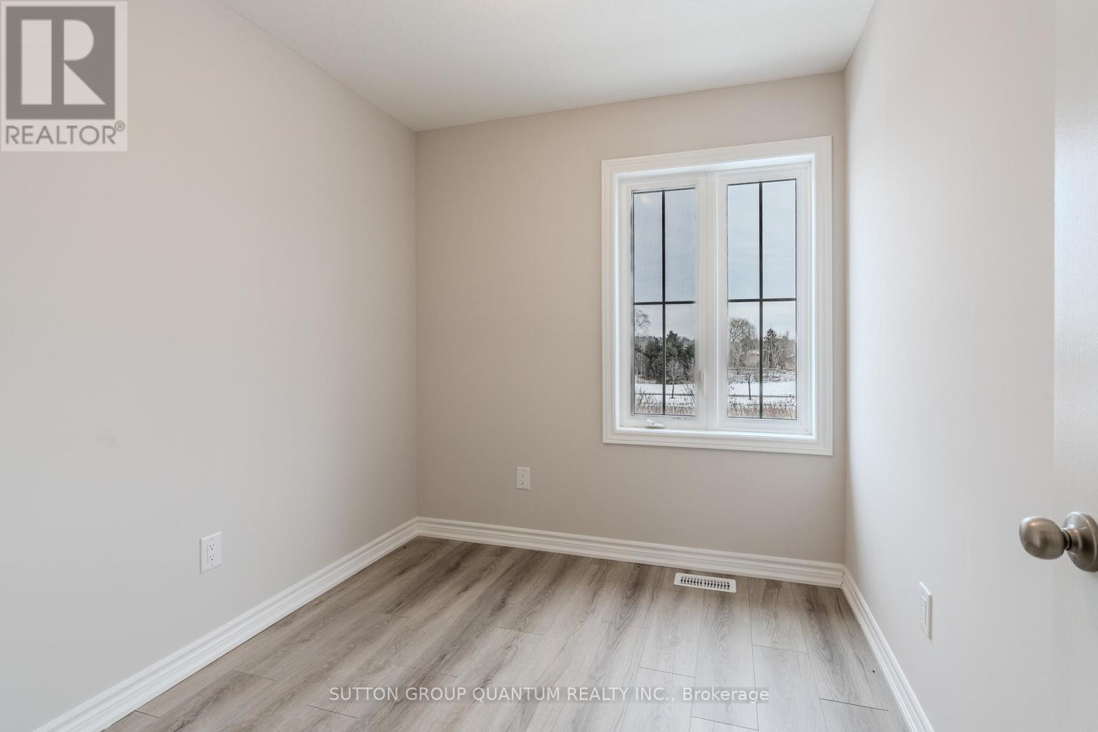 85 - 677 Park Road N Property Photo 23