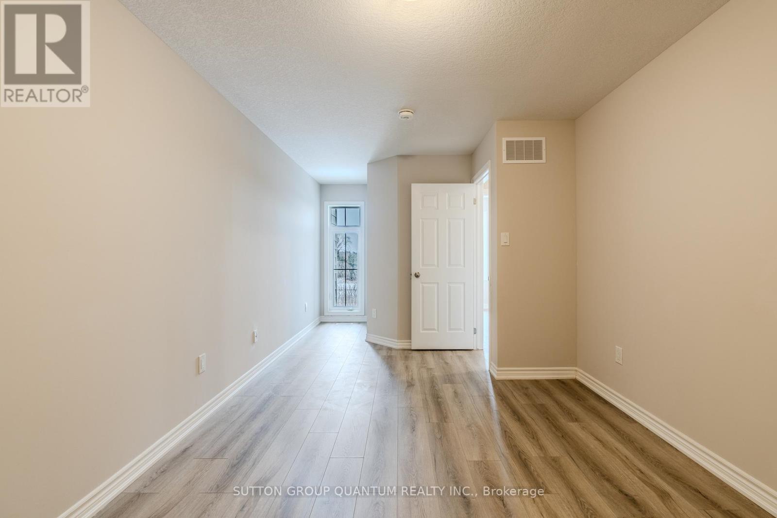 85 - 677 Park Road N Property Photo 34