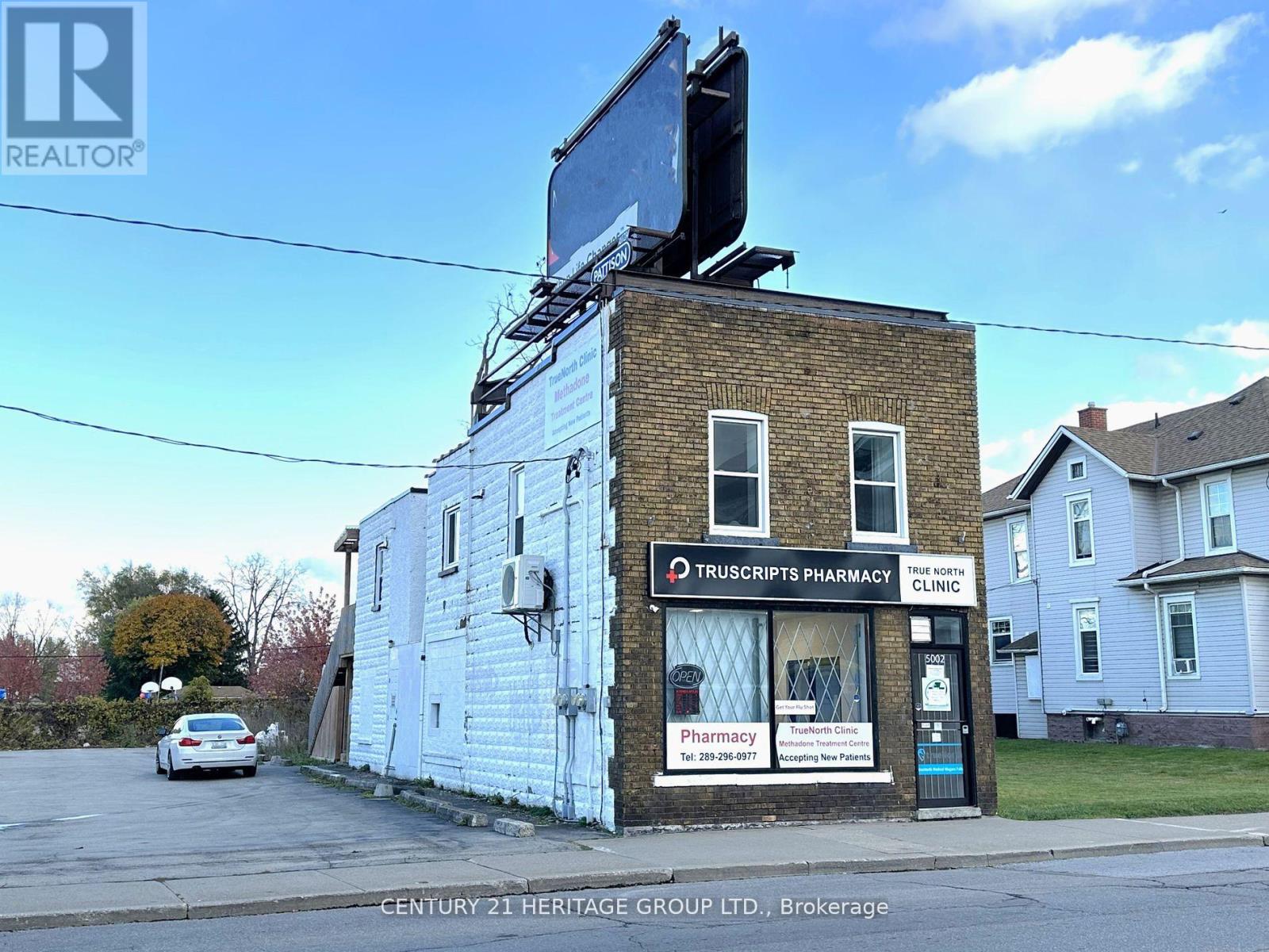 5002 VICTORIA AVENUE Property Photo 1