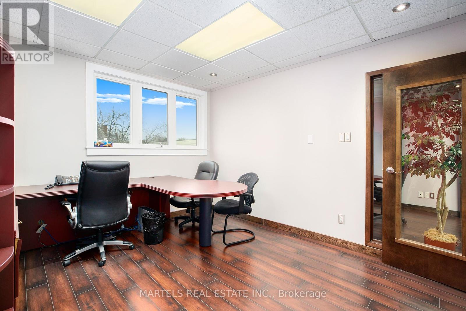 14 - 5480 Canotek Road Property Photo 22