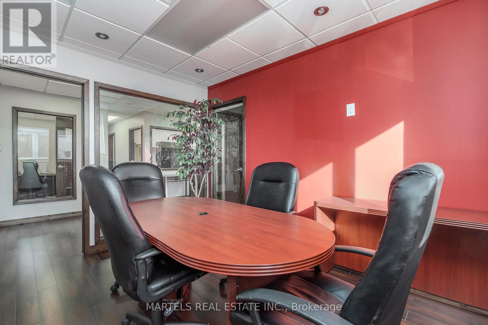 14 - 5480 Canotek Road Property Photo 23