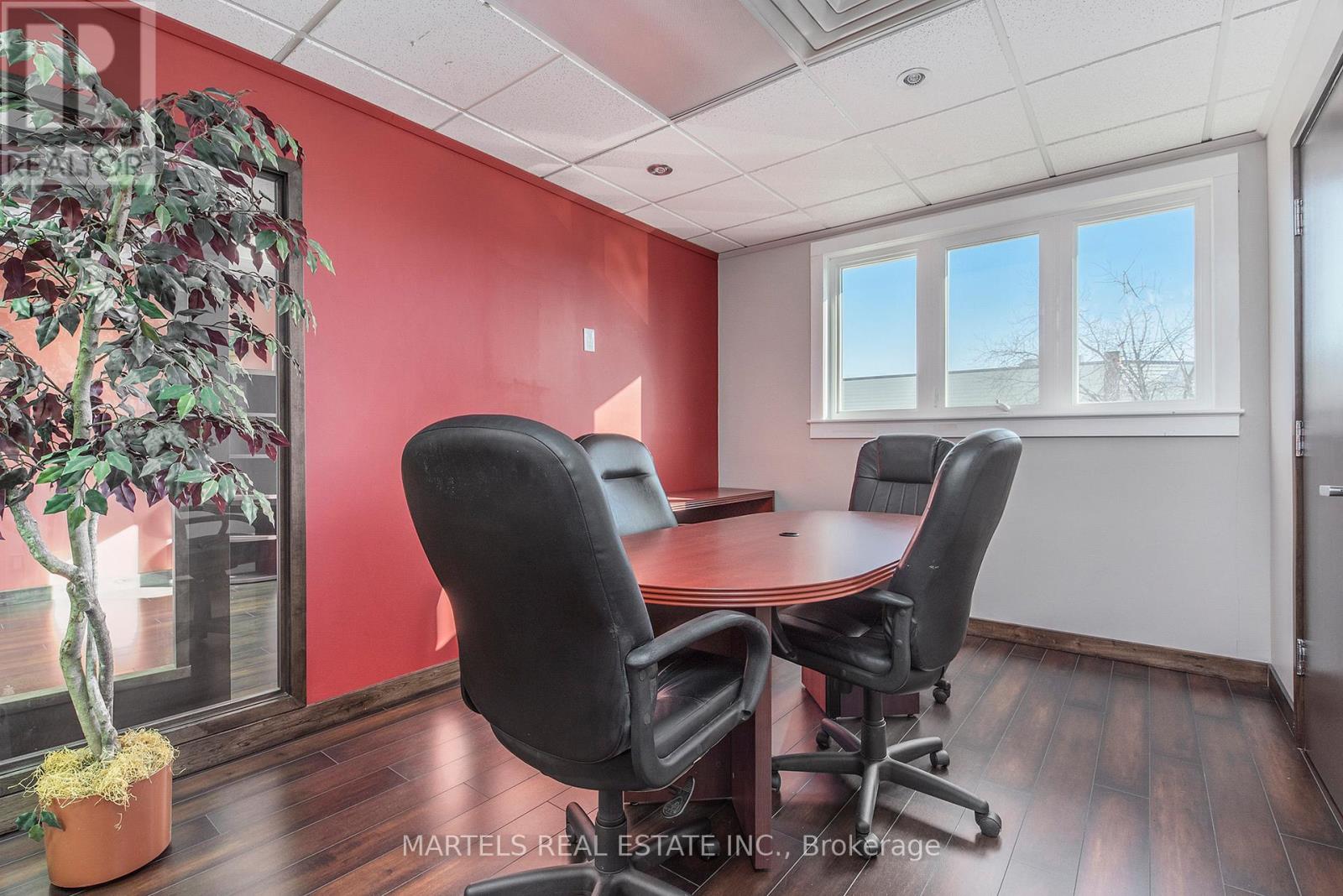 14 - 5480 Canotek Road Property Photo 24