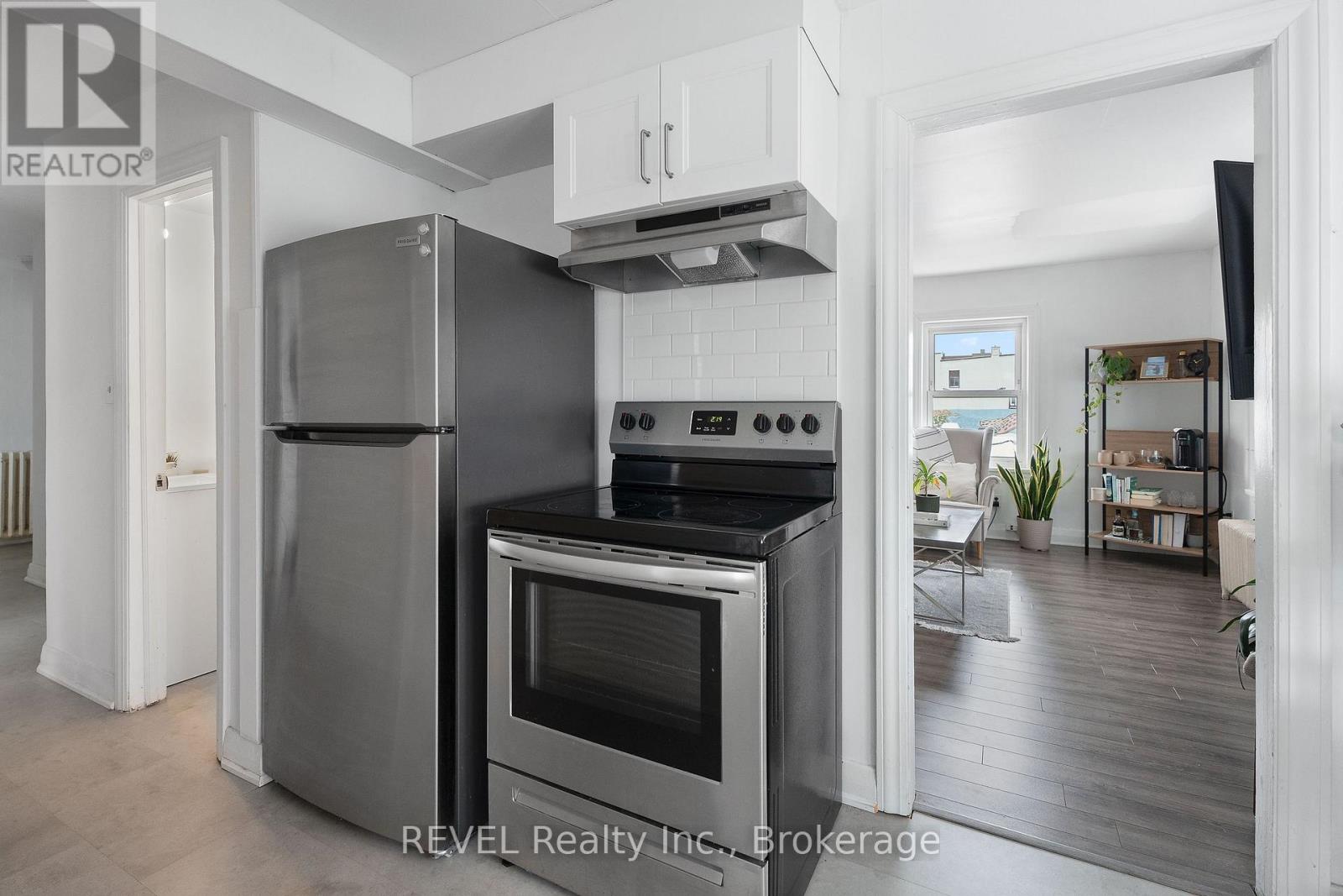 50 Front Street N Property Photo 9