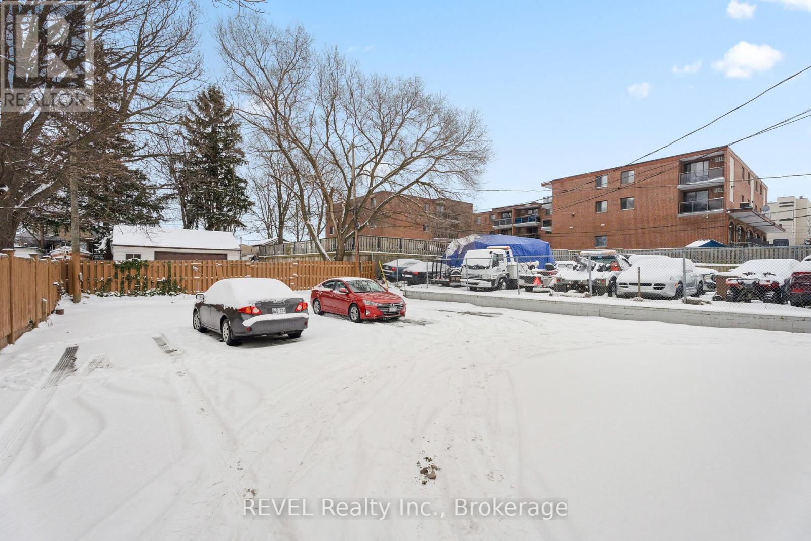 50 Front Street N Property Photo 25
