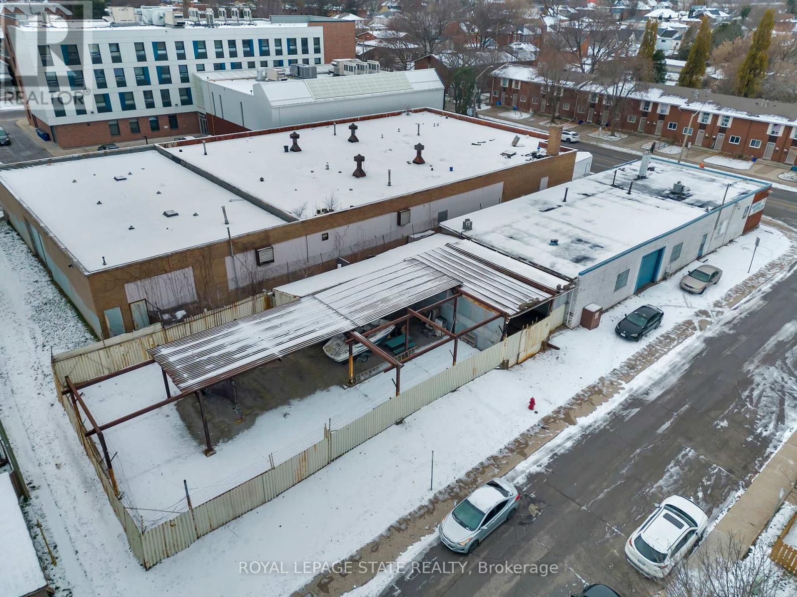 522 James Street N Property Photo 1