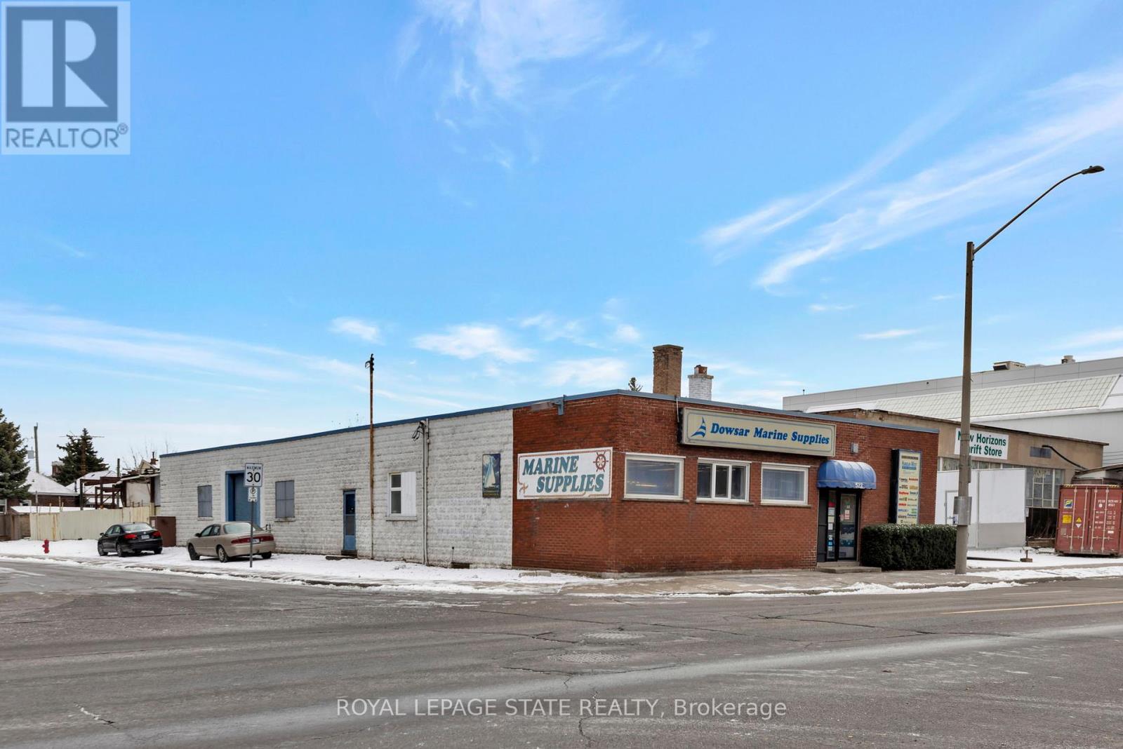 522 James Street N Property Photo 5