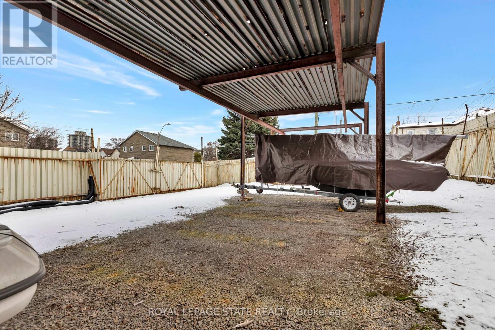 522 James Street N Property Photo 19