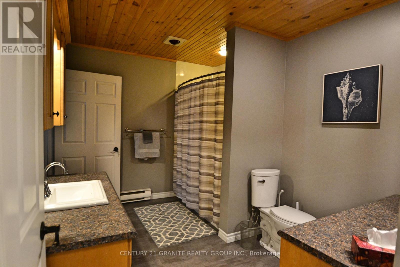 2 Bridge Street W Property Photo 6