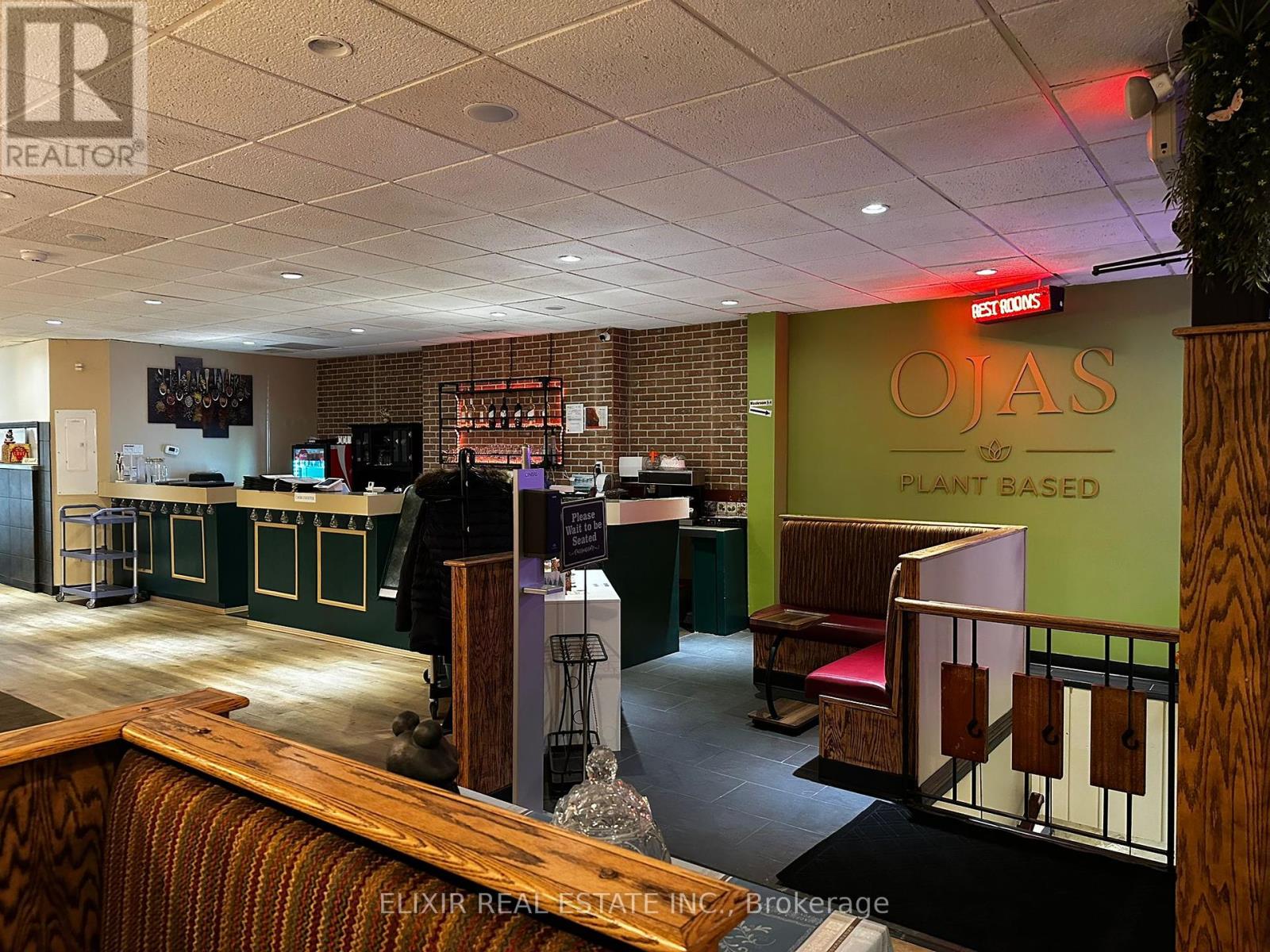 685 Queen St E Street Property Photo 9