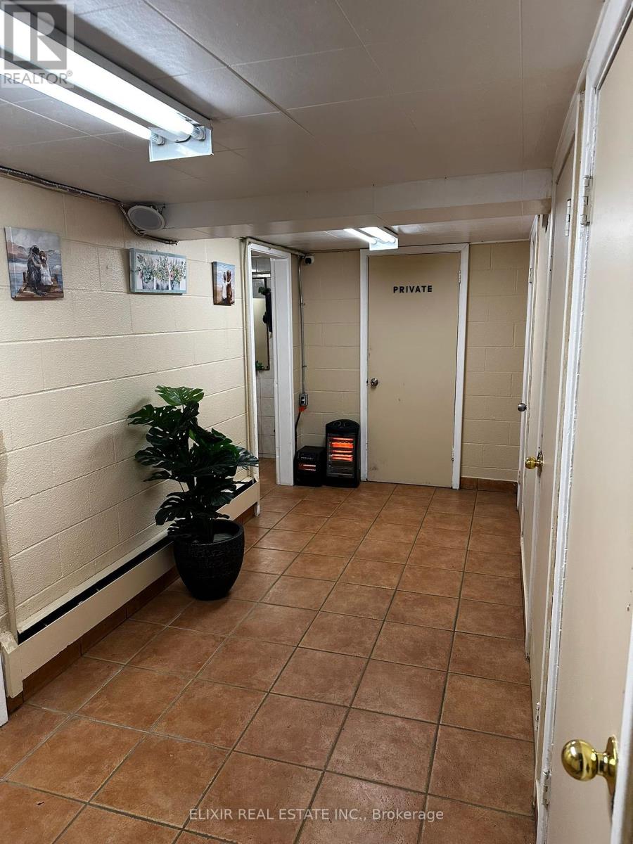 685 Queen St E Street Property Photo 11