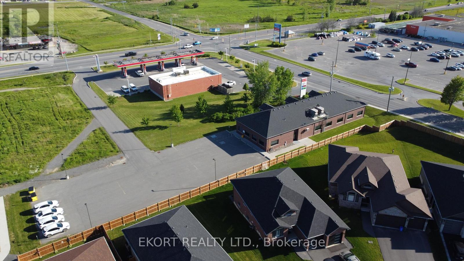17468 Highway 2 Property Photo 8