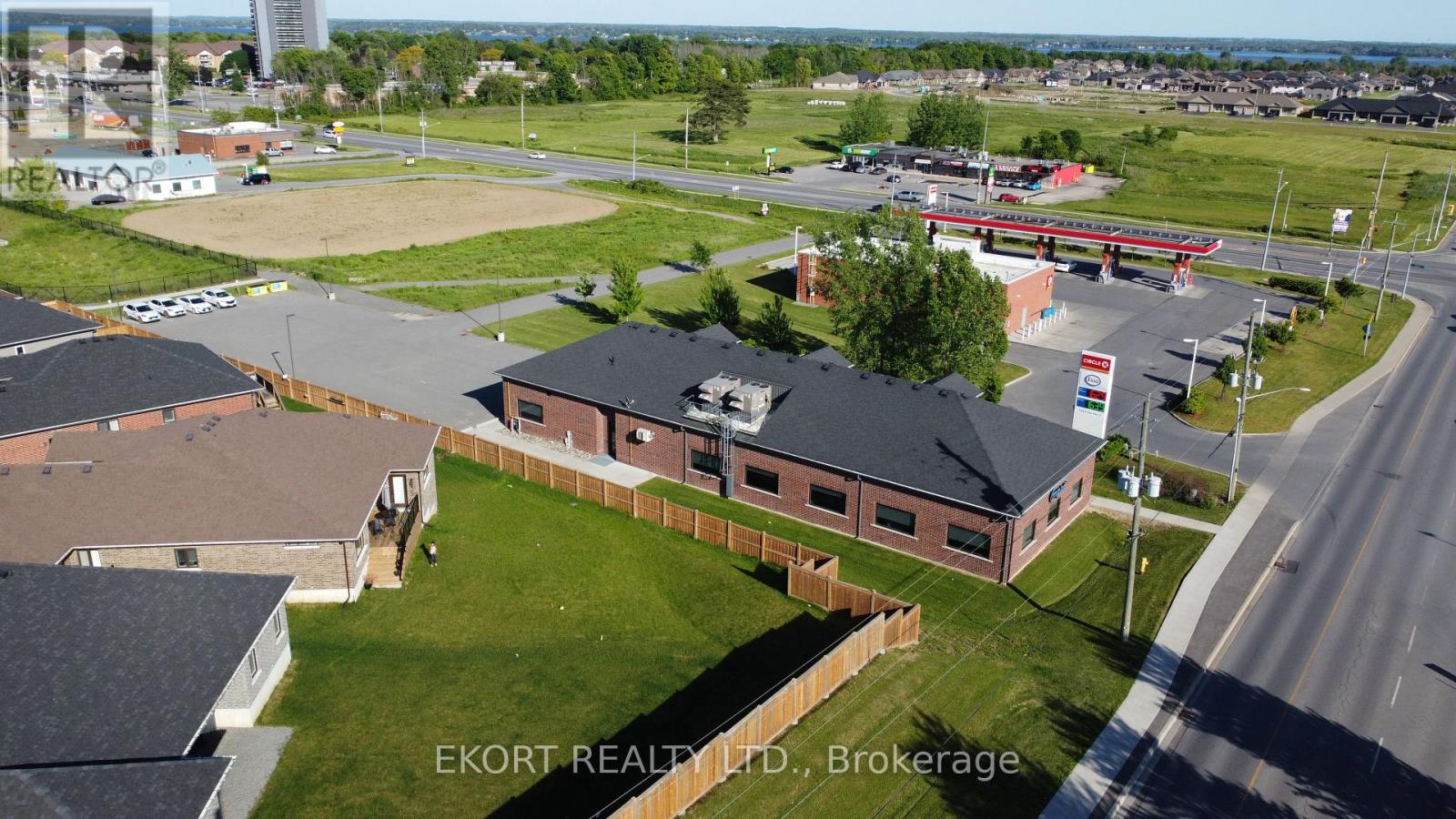 17468 Highway 2 Property Photo 9