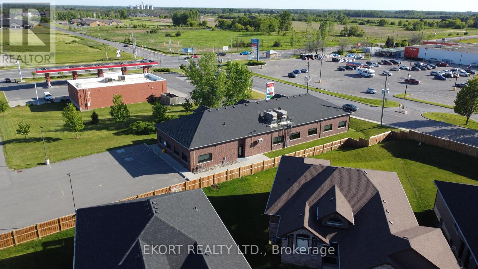 17468 Highway 2 Property Photo 10