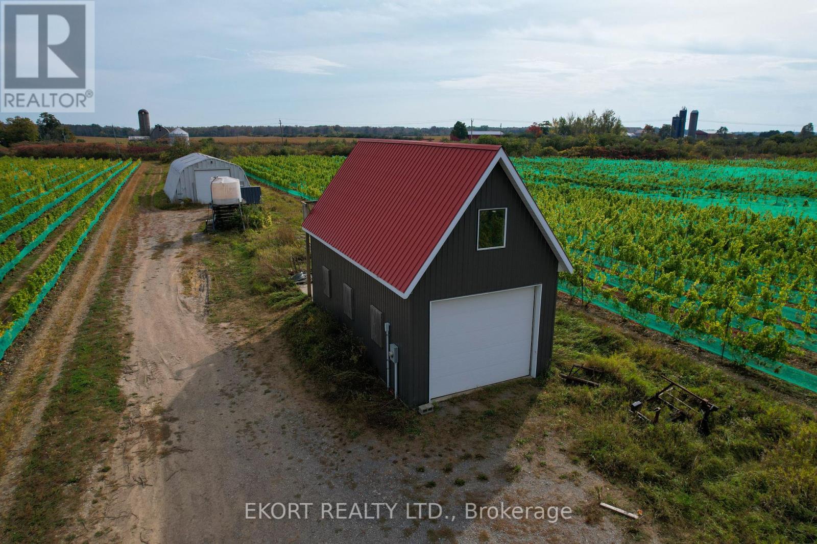 811 Danforth Road Property Photo 1