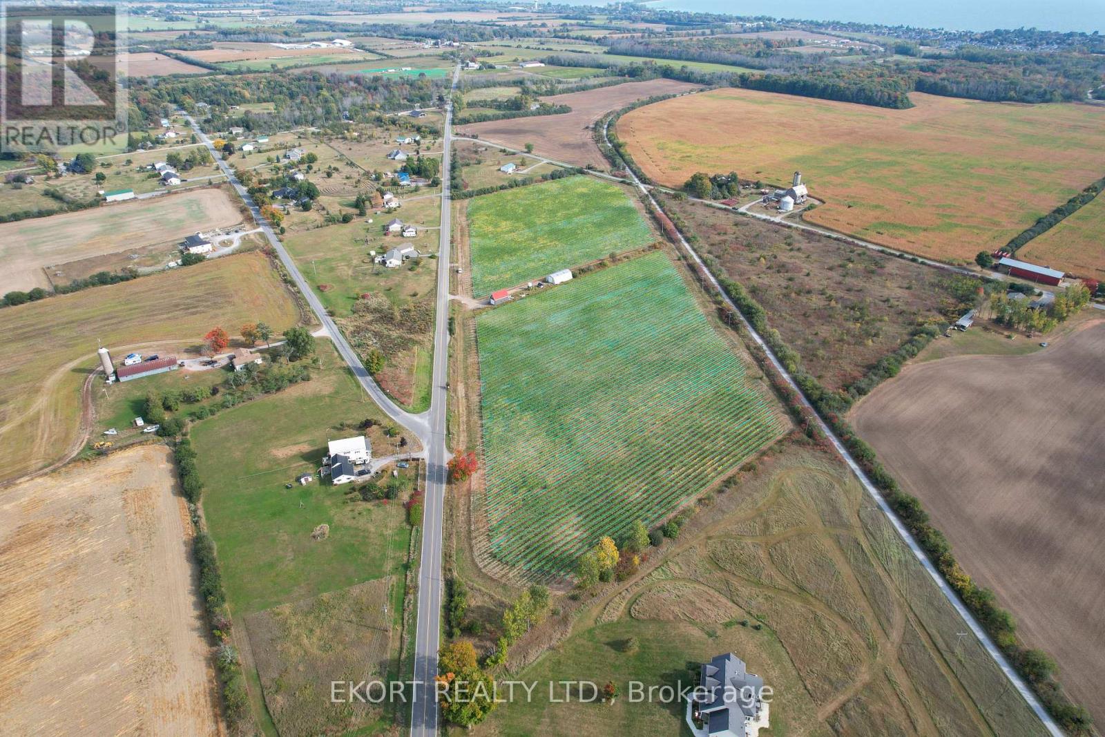 811 Danforth Road Property Photo 3