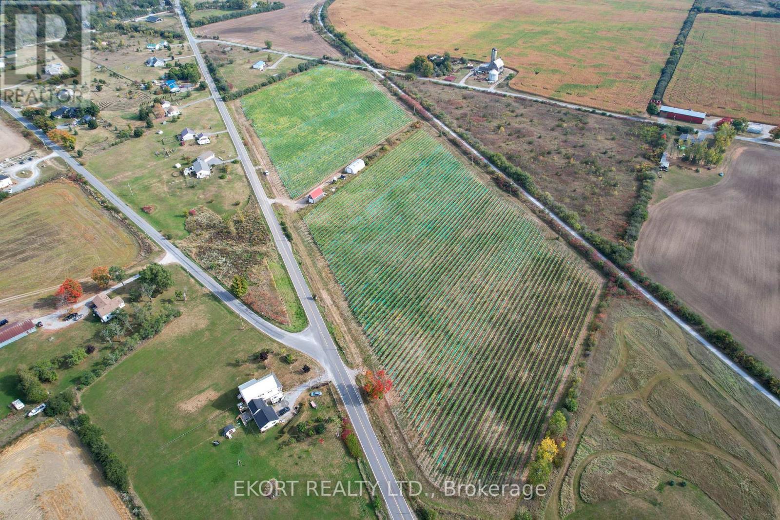 811 Danforth Road Property Photo 9