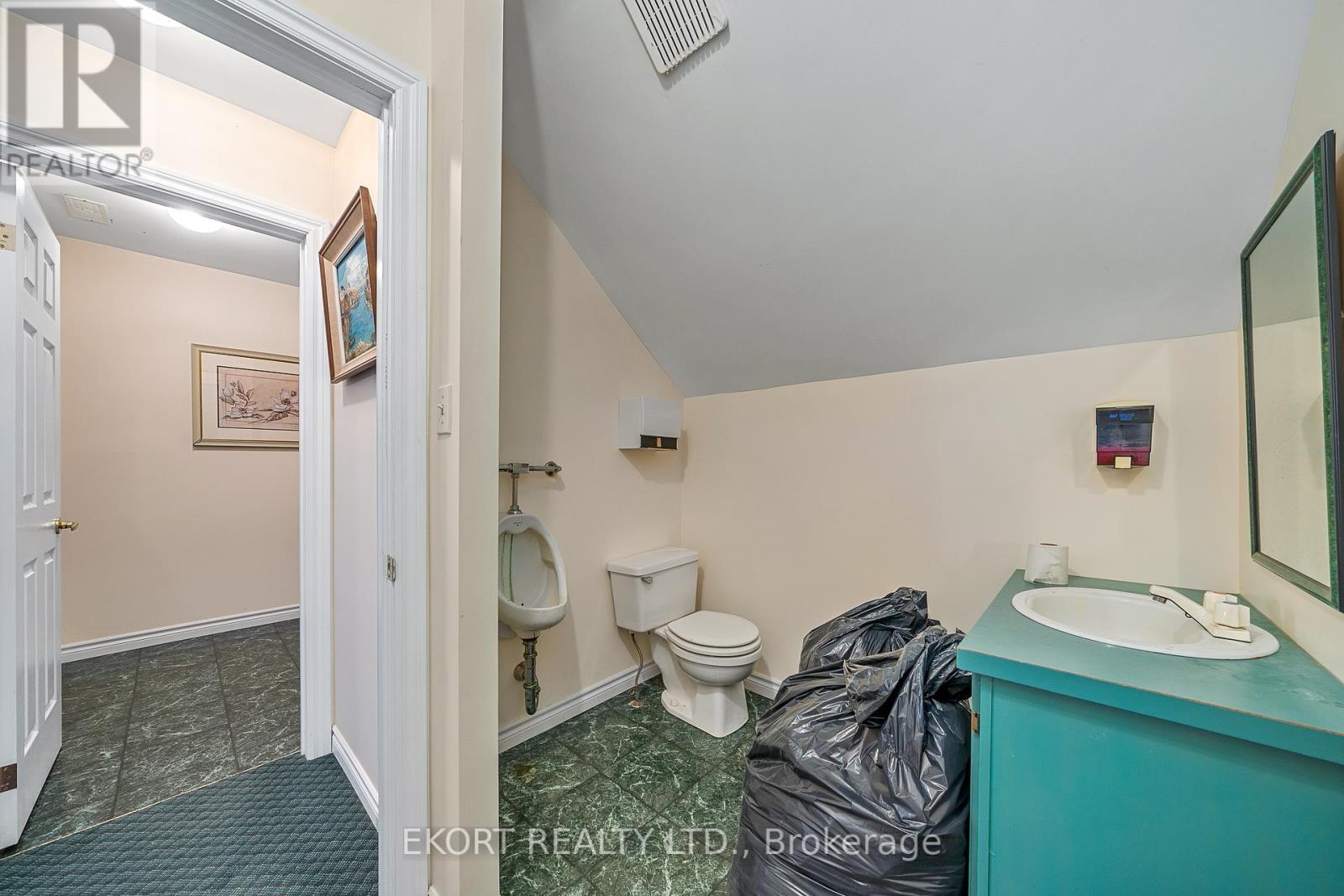 87 James Street Property Photo 23