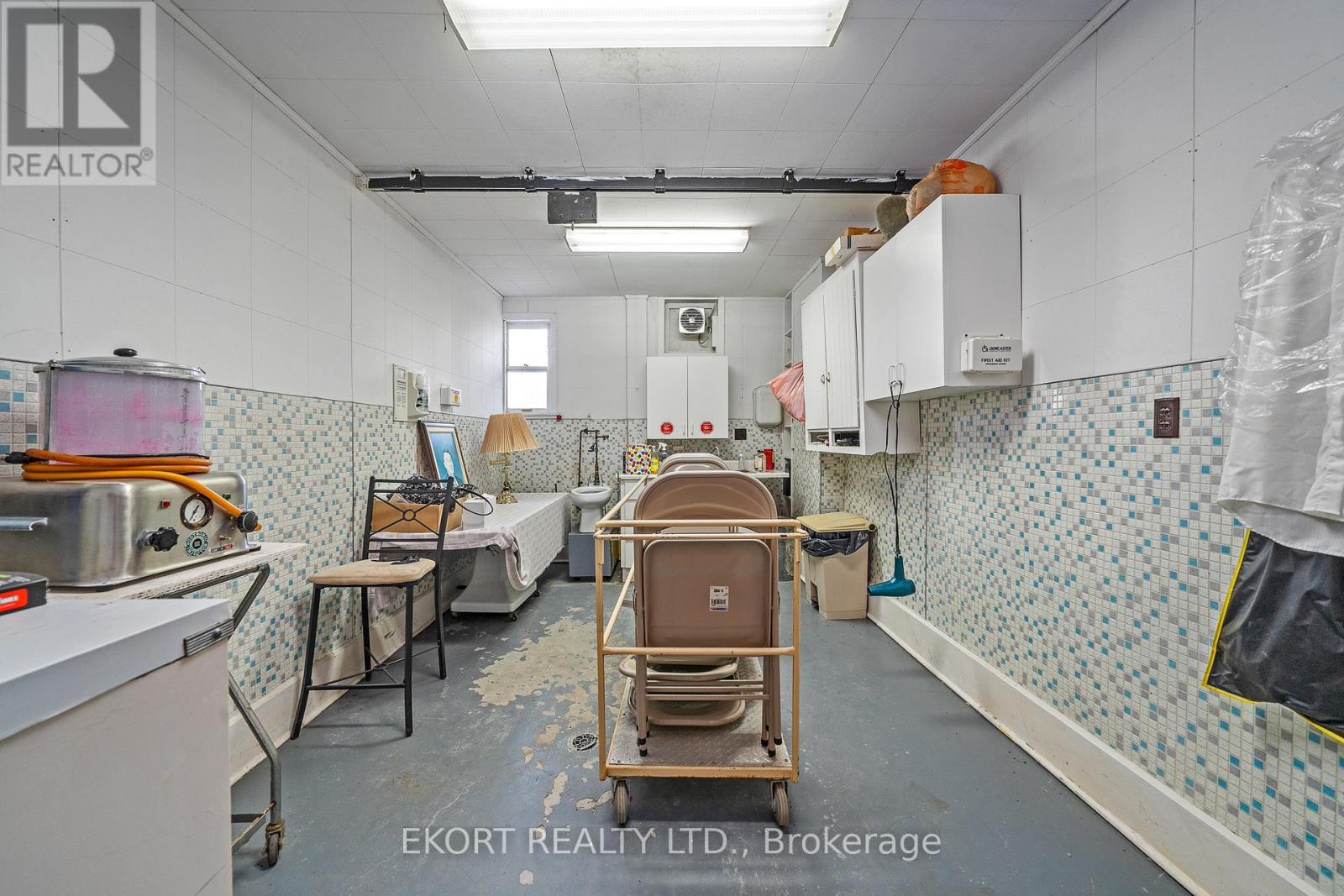 87 James Street Property Photo 32