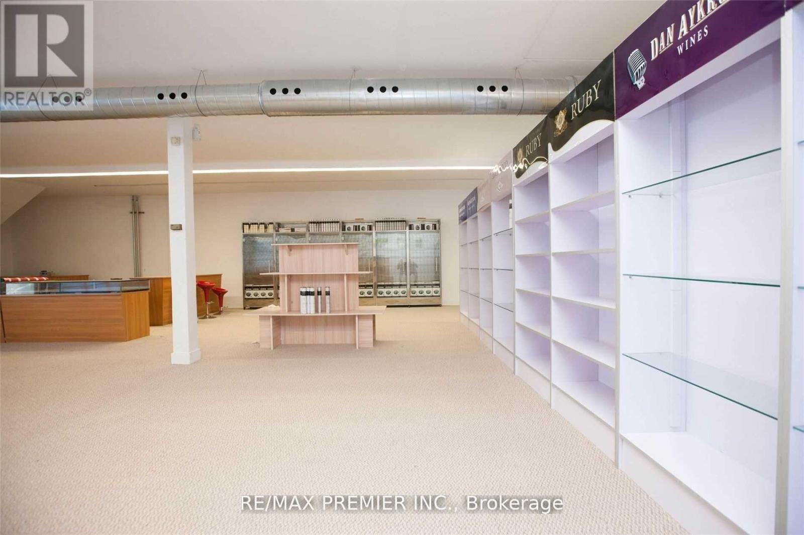 4507 Queen Street Property Photo 4