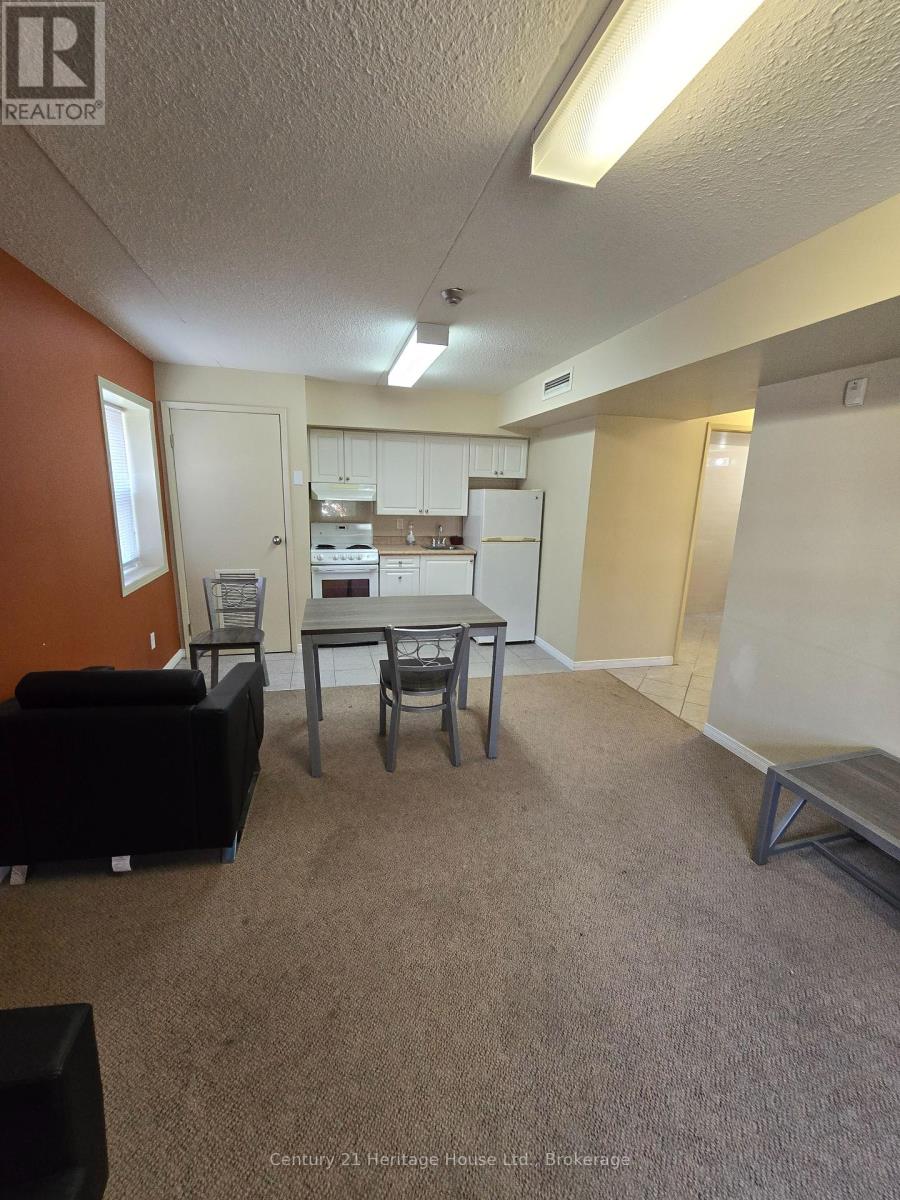 104 - 261 Lester Street Property Photo 2