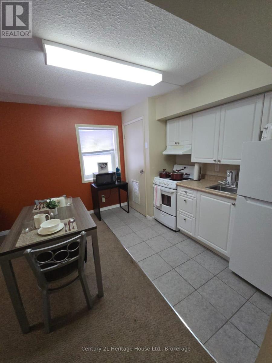 104 - 261 Lester Street Property Photo 8