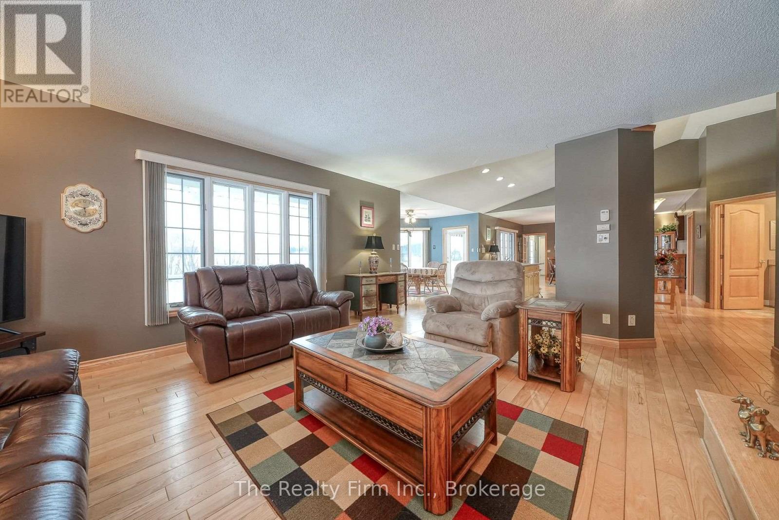 716173 18th Line Property Photo 10