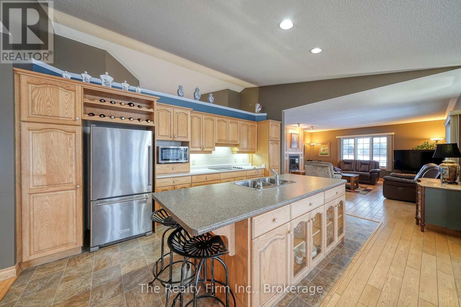 716173 18th Line Property Photo 11