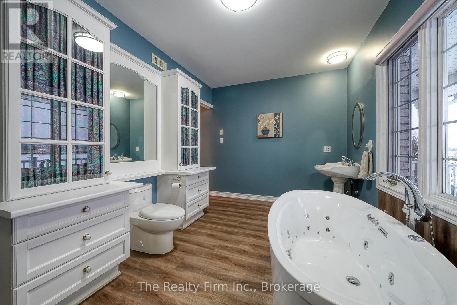 716173 18th Line Property Photo 22