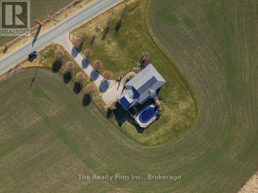 716173 18th Line Property Photo 40