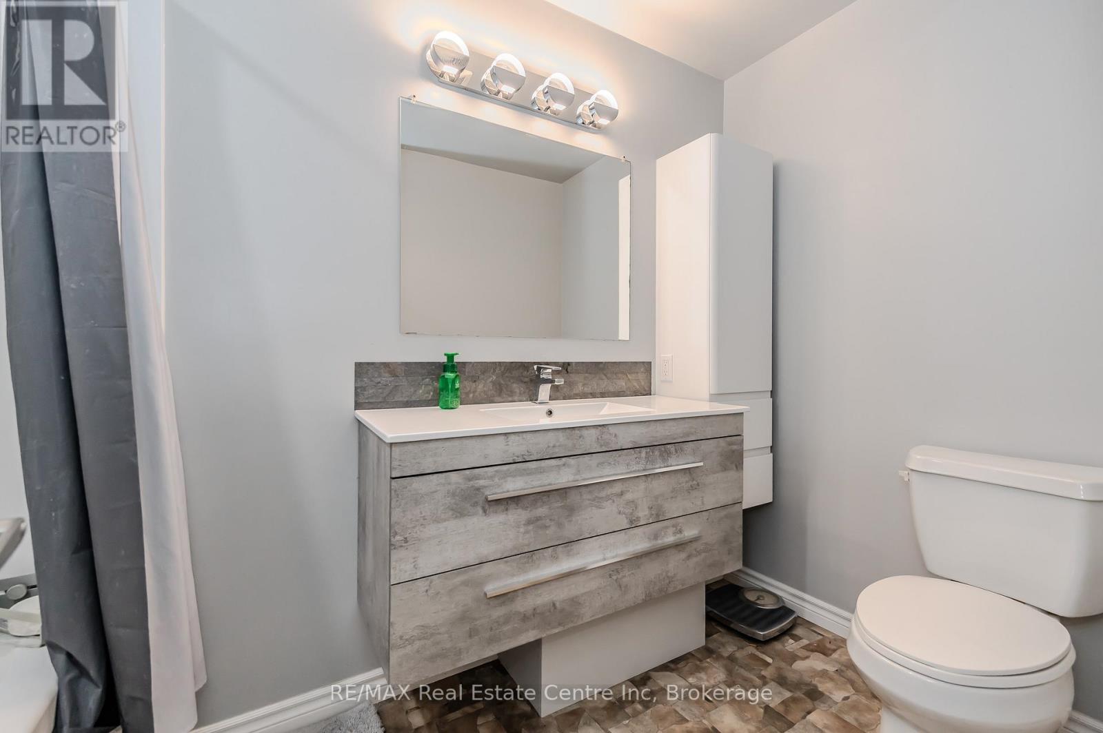 56 Fennell Street Property Photo 26