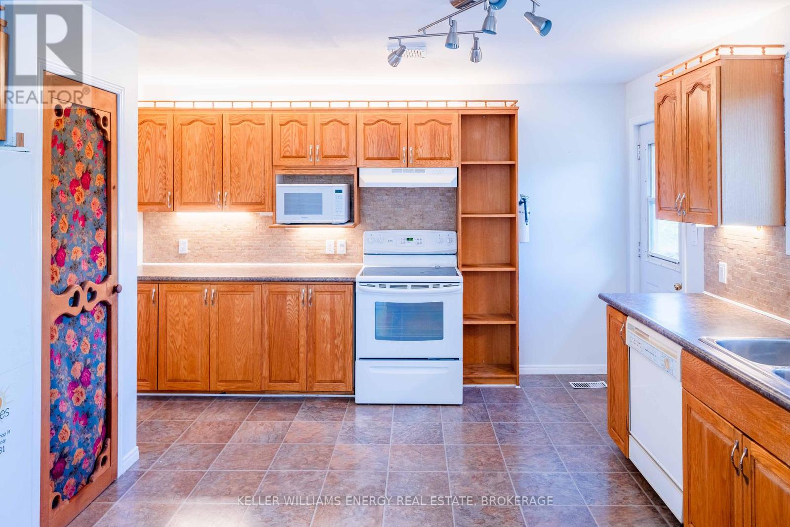 12699 Loyalist Parkway Property Photo 20