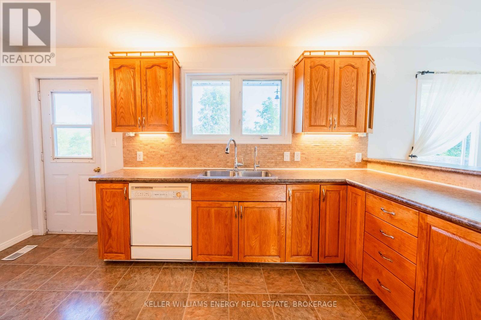 12699 Loyalist Parkway Property Photo 22