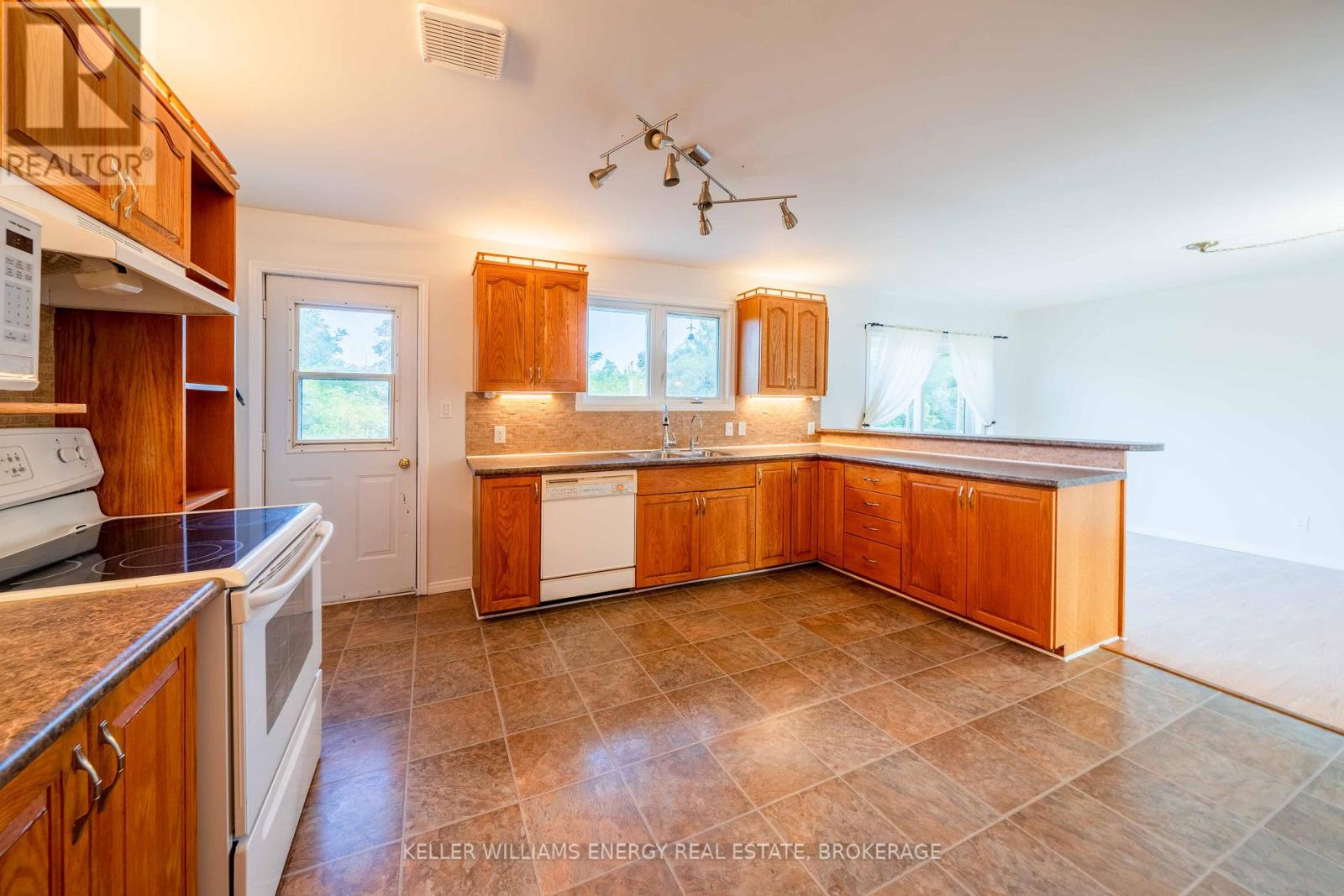 12699 Loyalist Parkway Property Photo 23